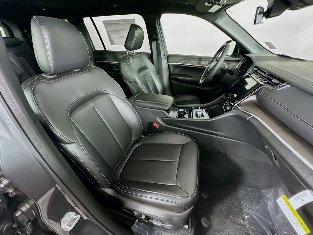 New 2025 Jeep Grand Cherokee L Limited image 37