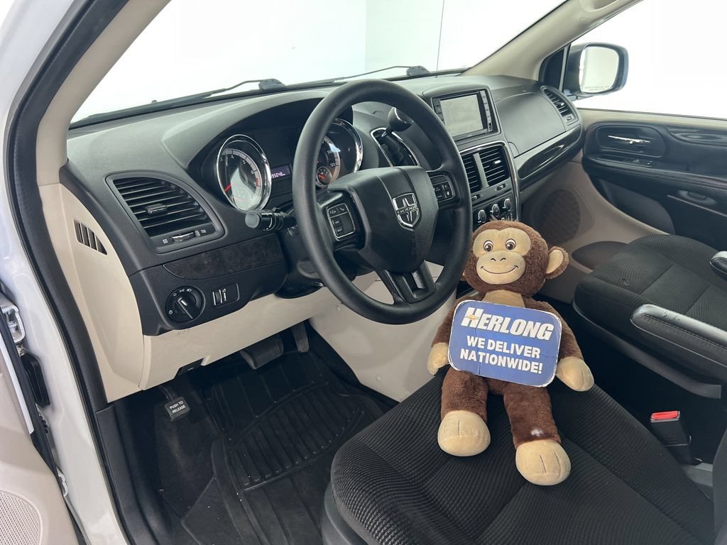 Used 2020 Dodge Grand Caravan SE w/ UConnect Hands-Free Group FWD image 8