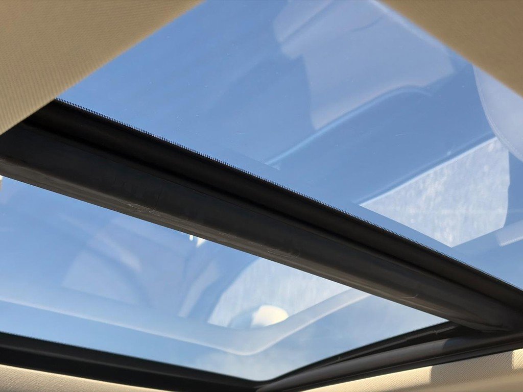 Used 2013 Cadillac XTS Premium image 12