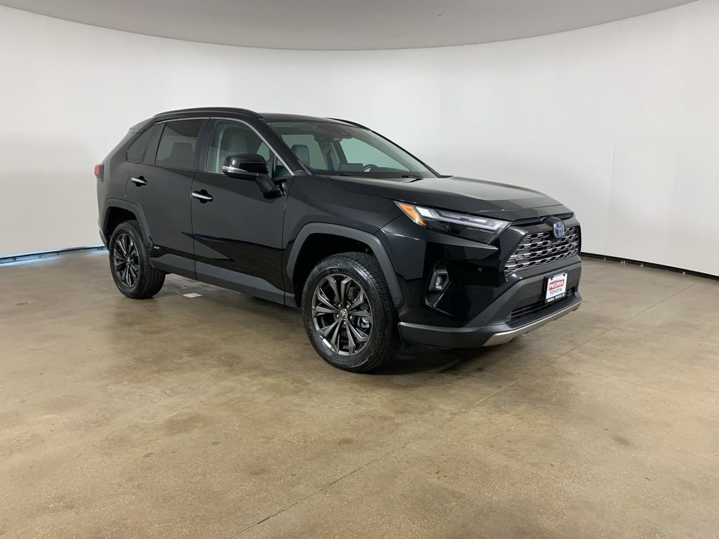 Used 2022 Toyota RAV4 Limited image 5