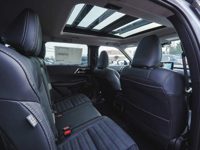New 2026 Mitsubishi Outlander AWD image 38