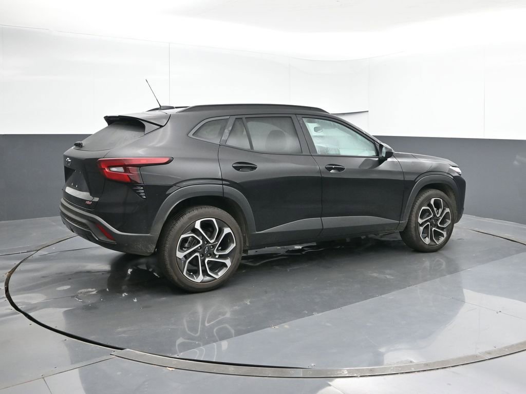 Certified 2026 Chevrolet Trax RS w/ Driver Confidence Package image 5