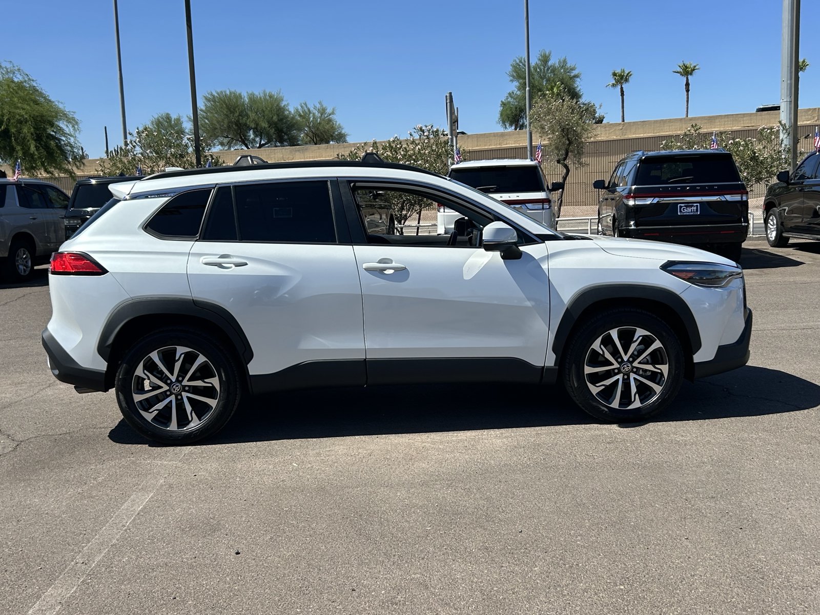 Used 2022 Toyota Corolla Cross XLE AWD/4WD image 6
