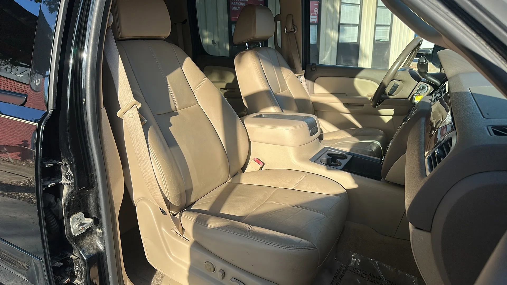 Used 2008 GMC Yukon XL SLT w/ SLT Preferred Equipment Group image 27