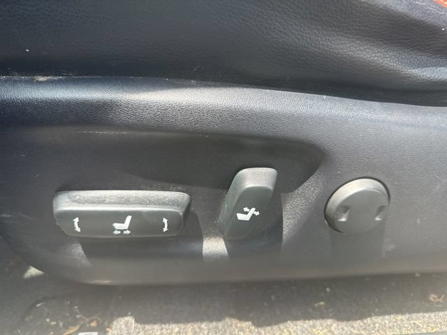 Used 2013 Toyota RAV4 Limited AWD/4WD image 12