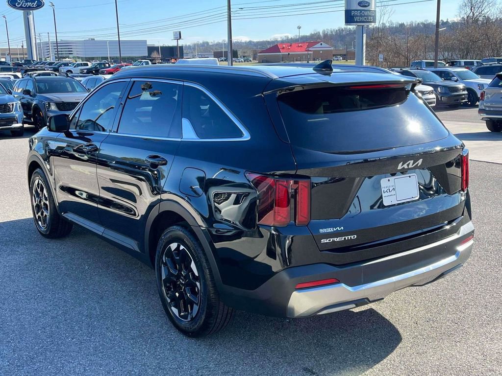 Certified 2025 Kia Sorento S w/ Panoramic Sunroof Package image 31
