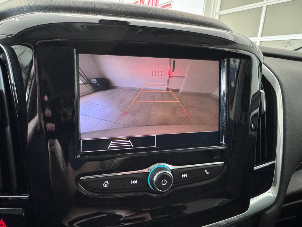 Used 2020 Chevrolet Traverse LS AWD/4WD image 20