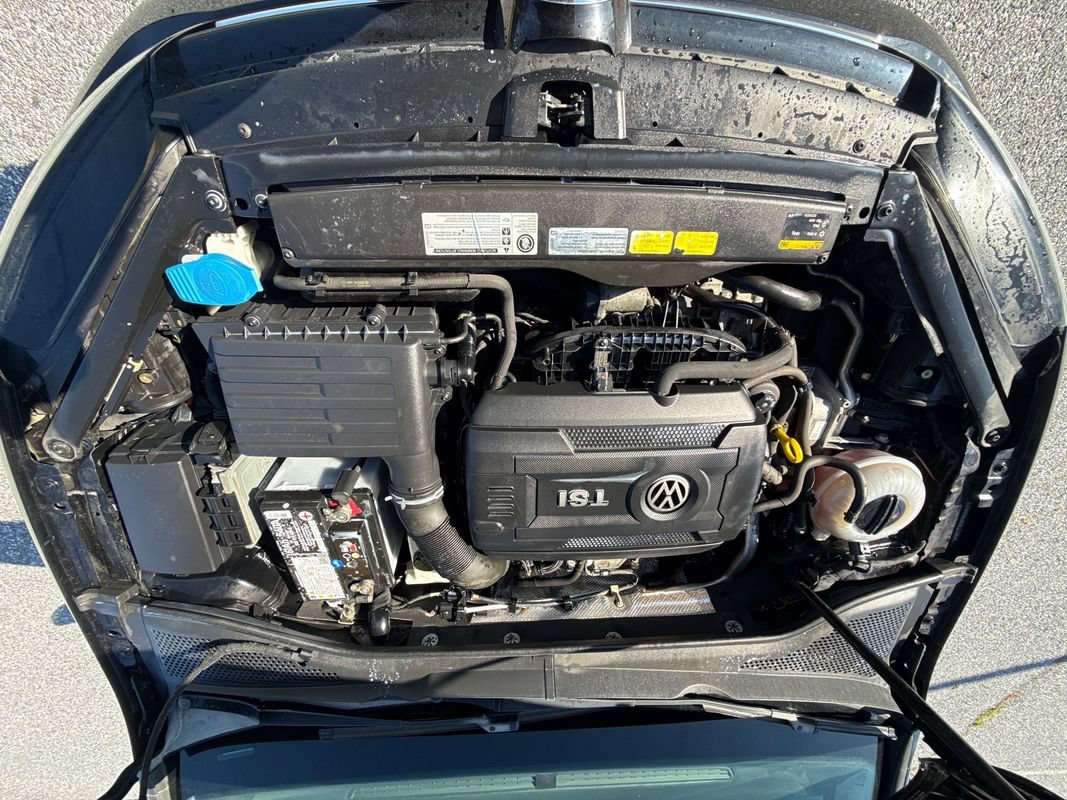 Used 2015 Volkswagen Golf Launch Edition FWD image 27