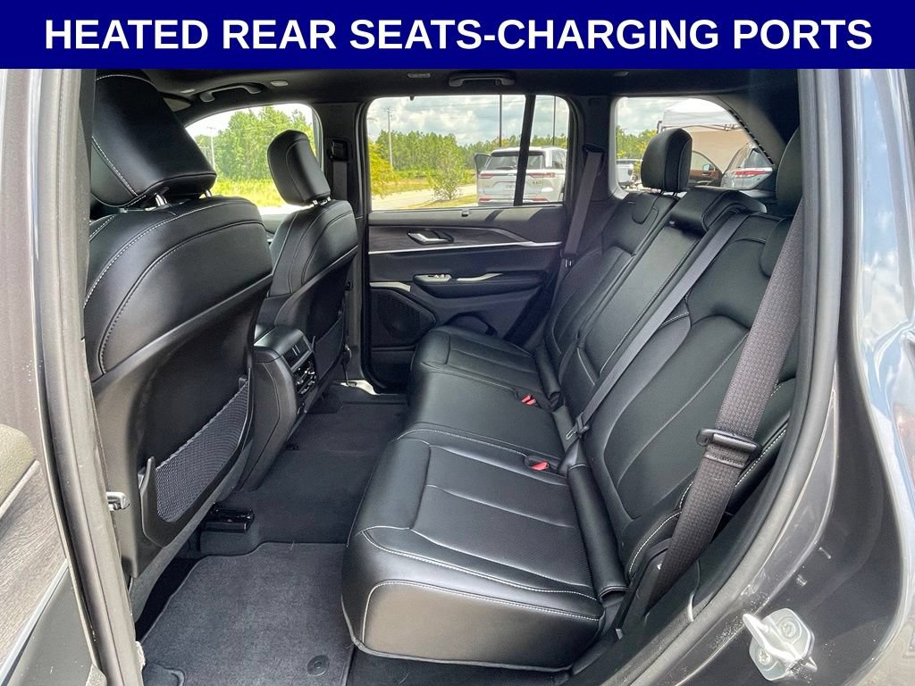 Certified 2025 Jeep Grand Cherokee Limited w/ Luxury Tech Group II AWD/4WD image 17