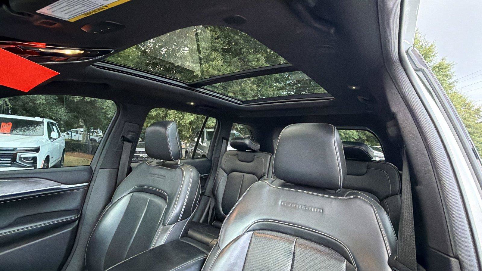 Used 2023 Jeep Grand Cherokee Overland RWD image 19