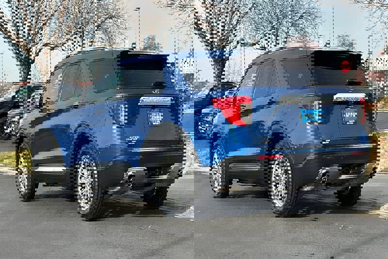 Certified 2022 Ford Explorer Limited w/ Equipment Group 301A image 6