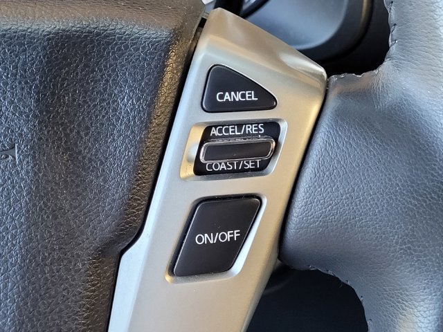 Used 2018 Nissan Titan SV w/ SV Convenience Package AWD/4WD image 30