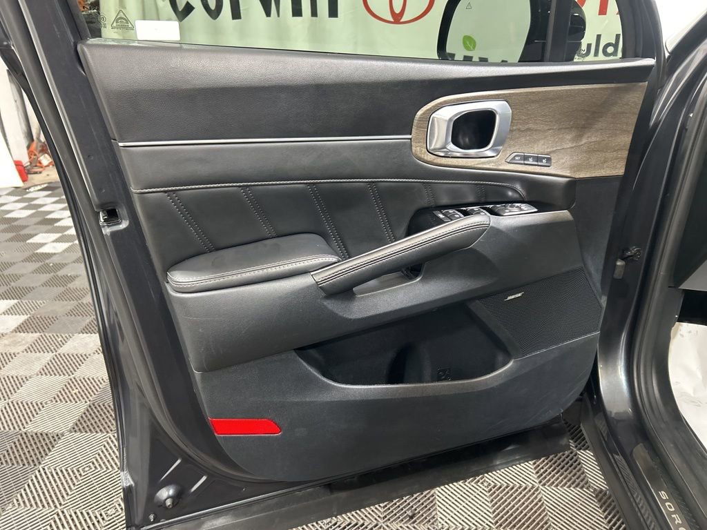 Used 2023 Kia Sorento SX Prestige image 23