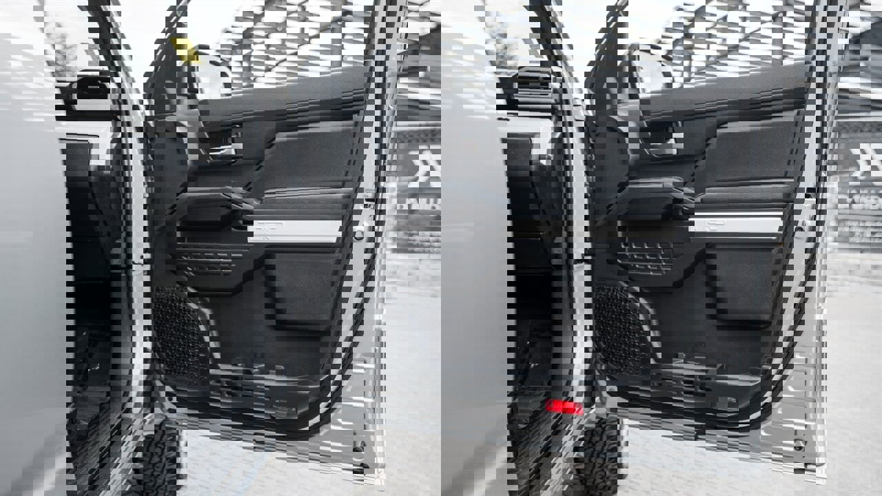 Used 2024 Toyota Tacoma TRD Off-Road image 33