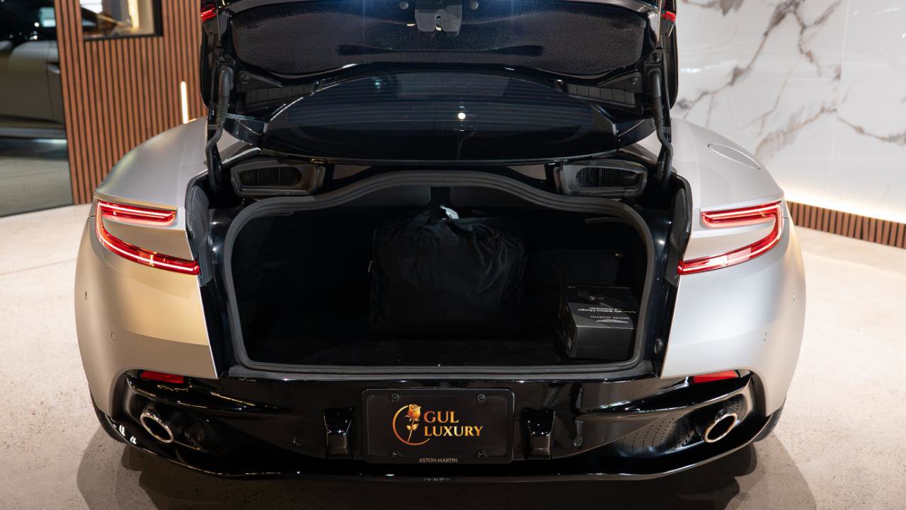 Used 2024 Aston Martin DB12 Coupe RWD image 32