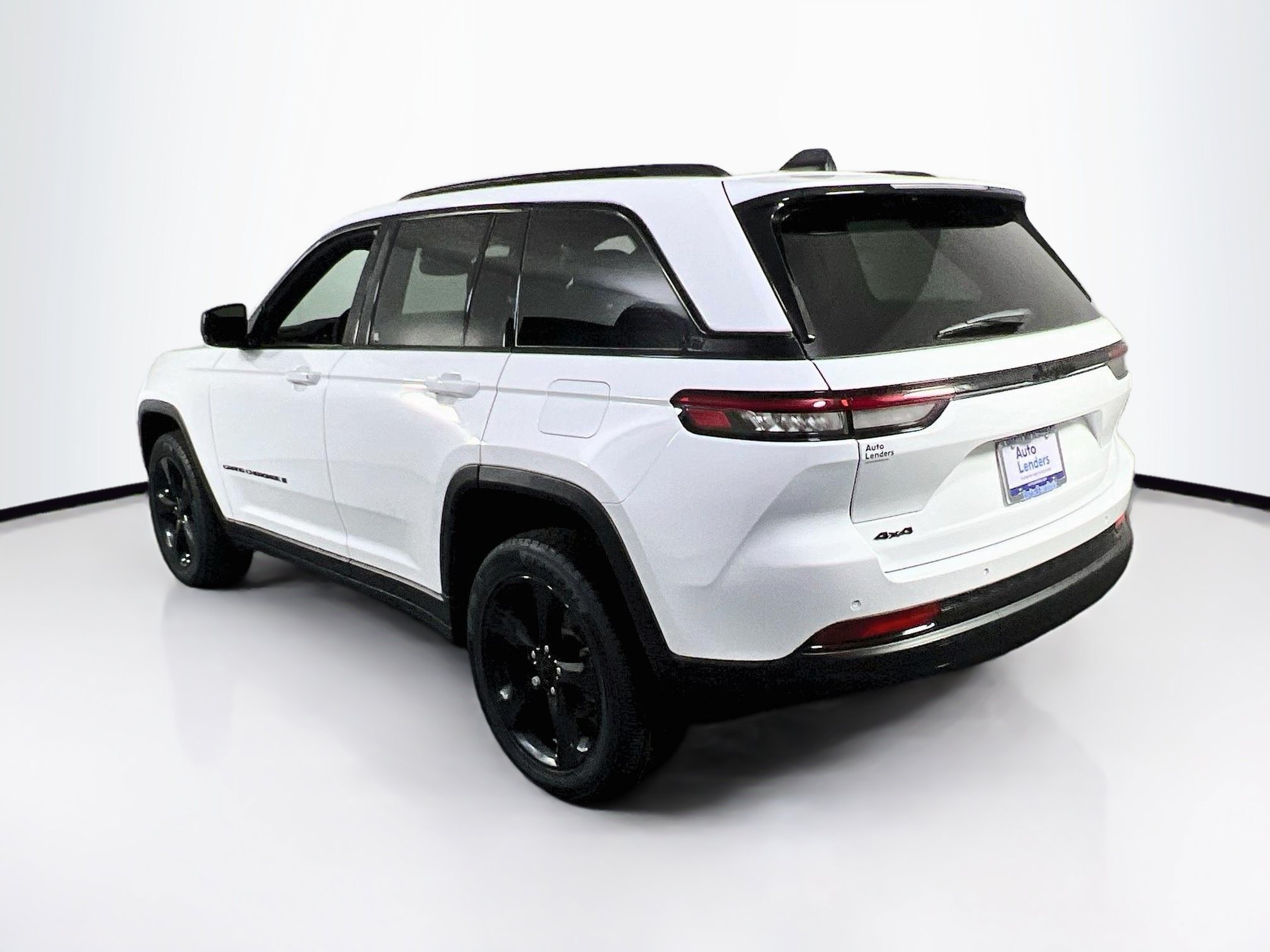 Used 2023 Jeep Grand Cherokee Altitude AWD/4WD image 7