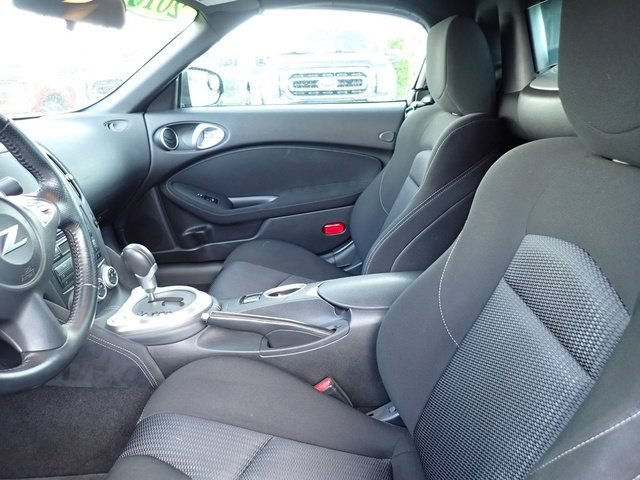 Used 2010 Nissan 370Z Roadster RWD image 16