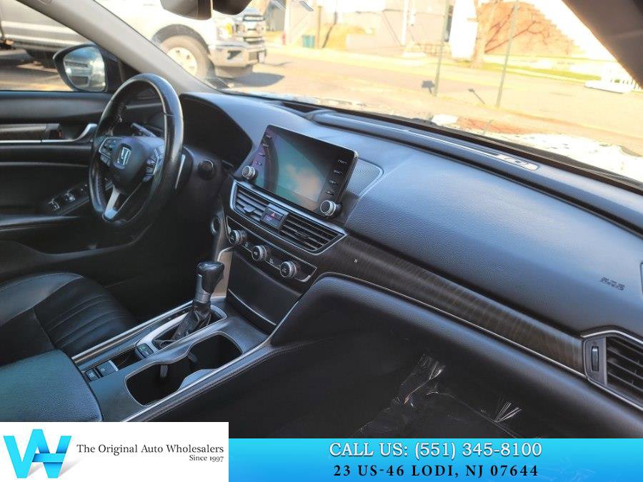 Used 2018 Honda Accord Touring image 14