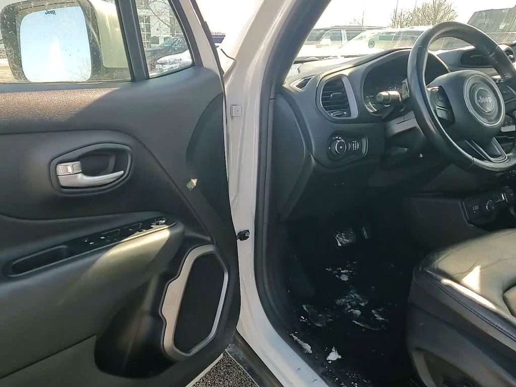 Used 2019 Jeep Renegade Limited w/ Quick Order Package 22P image 19