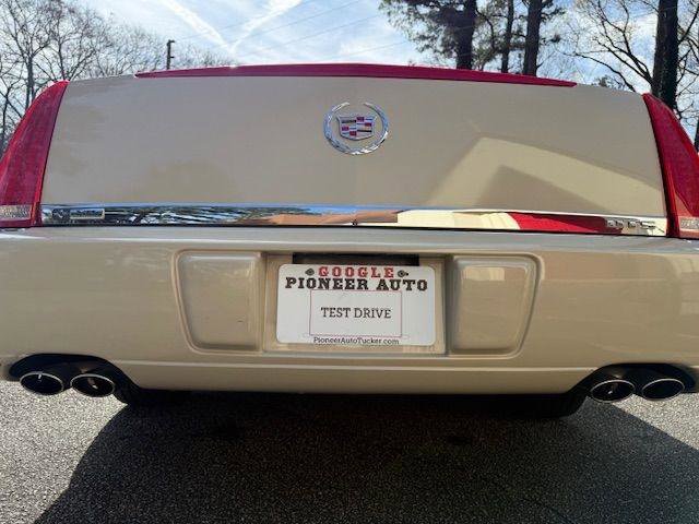 Used 2011 Cadillac DTS FWD image 14