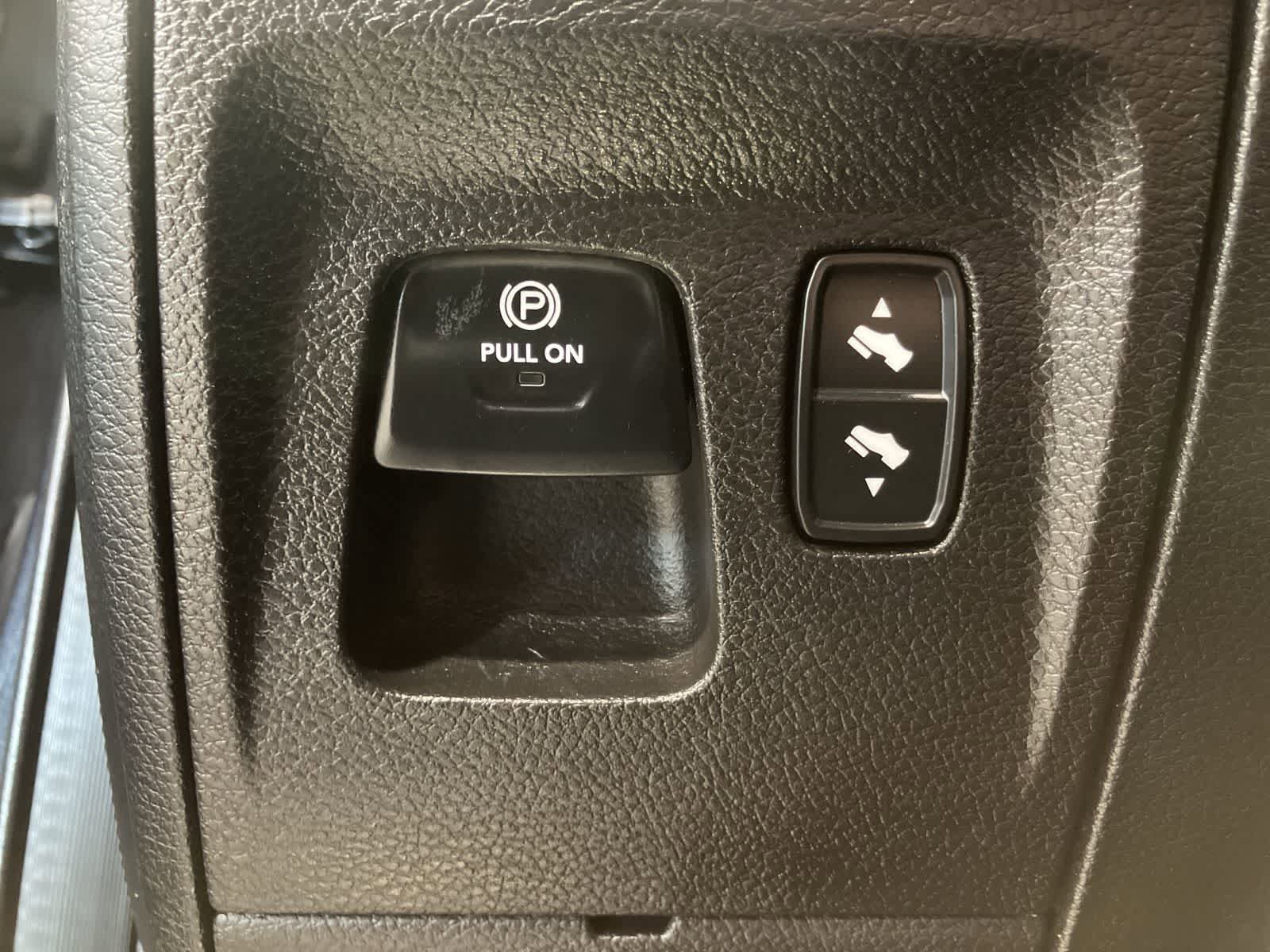 Used 2021 RAM 1500 Limited w/ Trailer Tow Group AWD/4WD image 17
