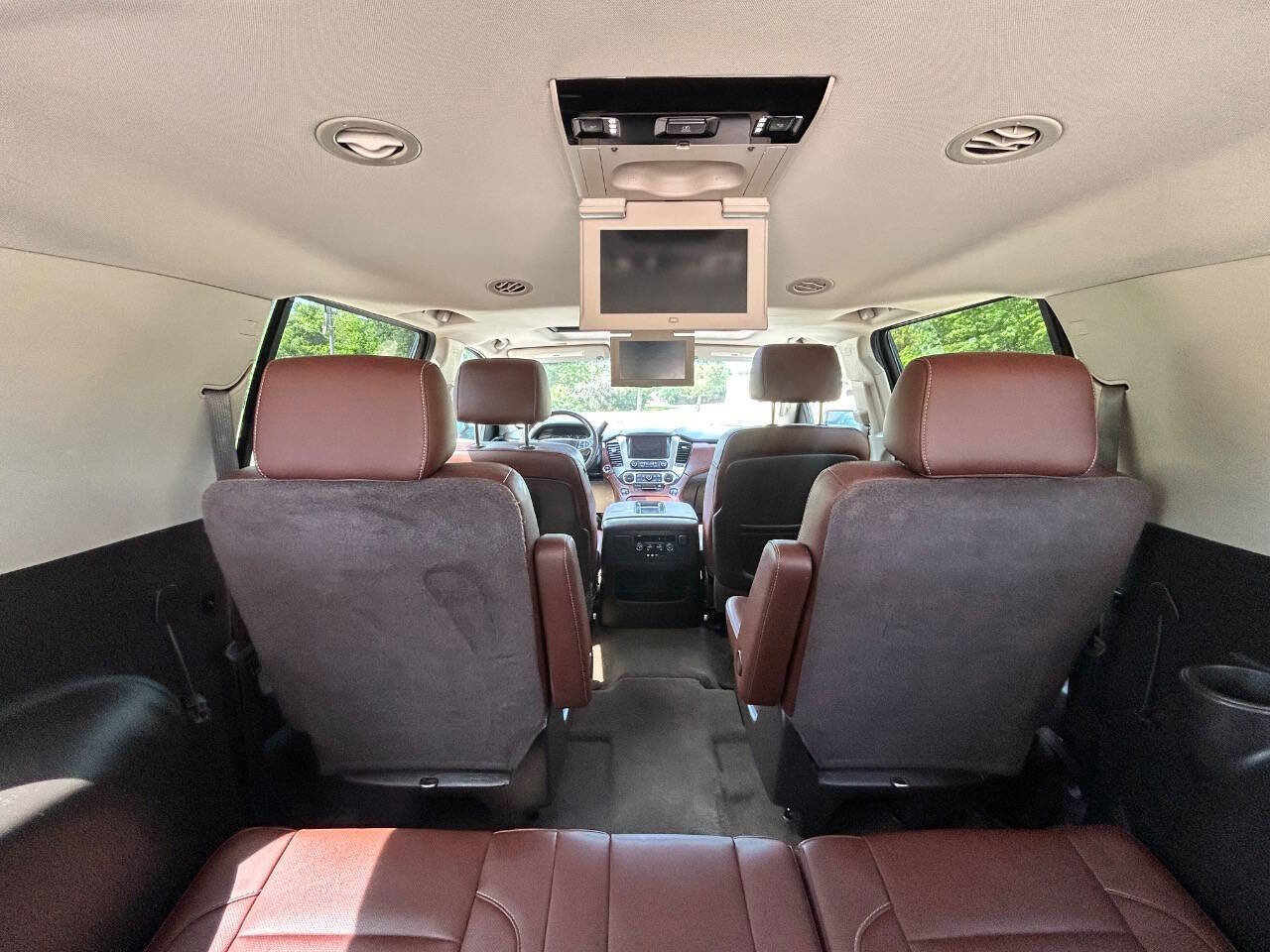 Used 2016 Chevrolet Suburban LTZ RWD image 15