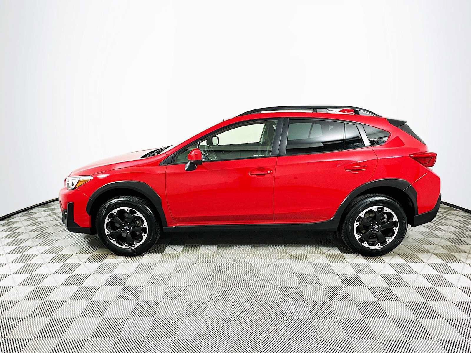 Used 2021 Subaru Crosstrek 2.0i Premium w/ Moonroof Package AWD/4WD image 4