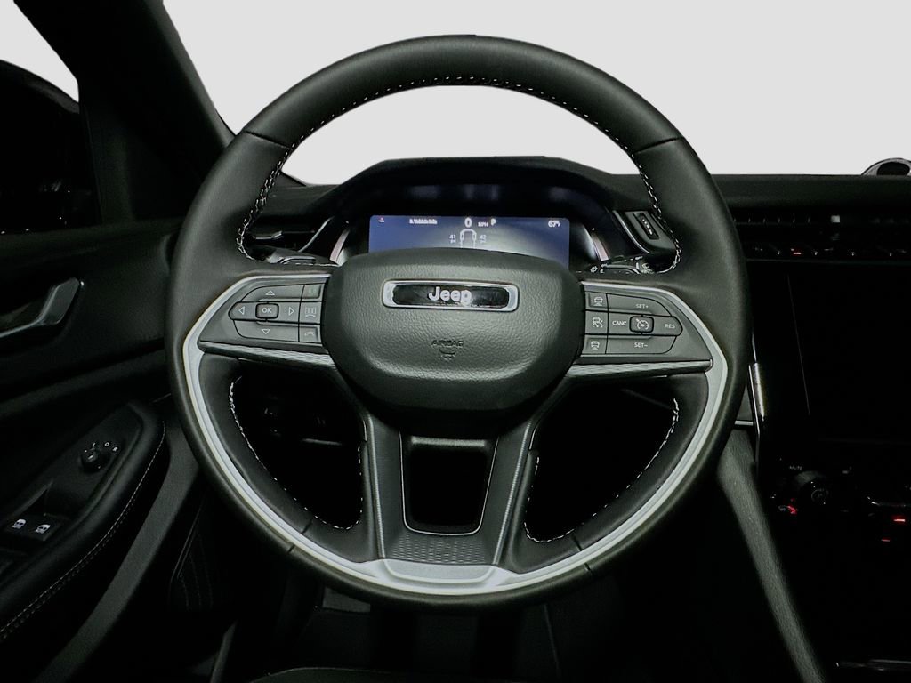 New 2025 Jeep Grand Cherokee L Altitude image 8