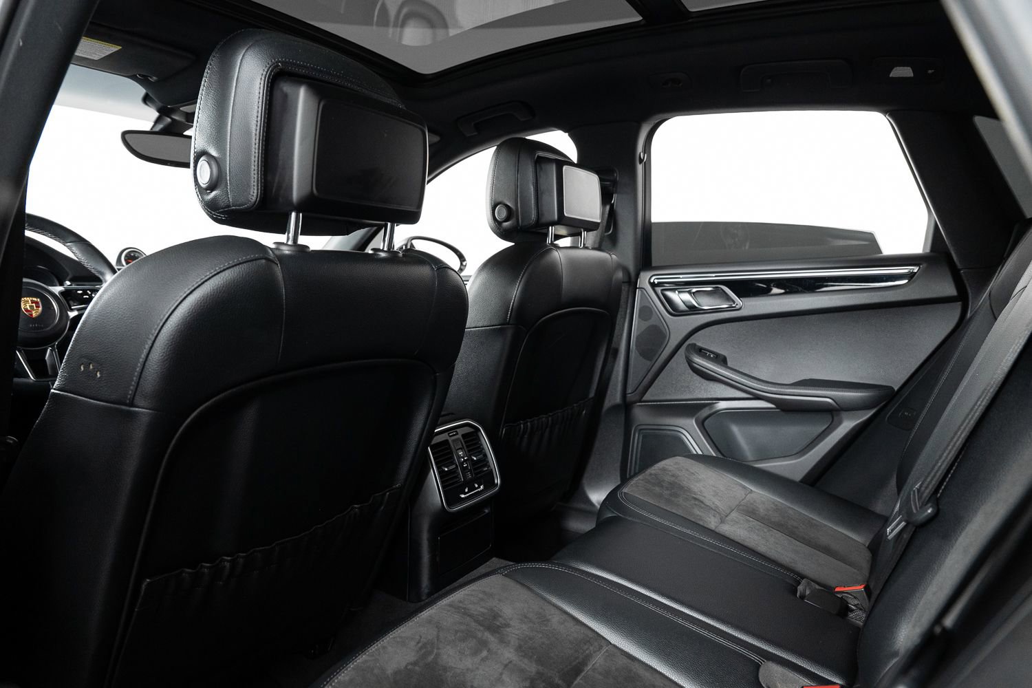 Used 2016 Porsche Macan S image 19