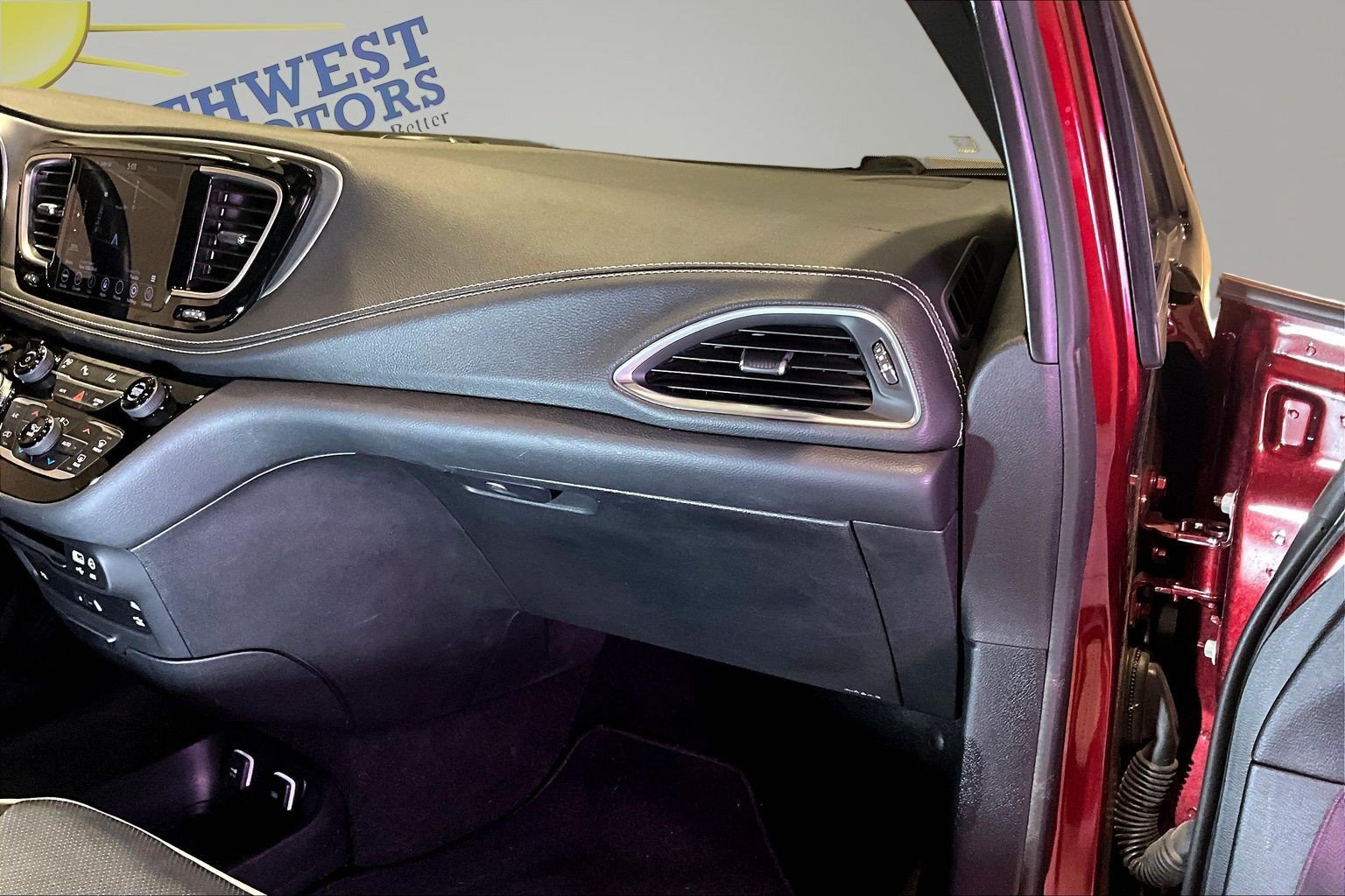 Used 2020 Chrysler Pacifica Limited w/ Advanced Safetytec Group FWD image 28