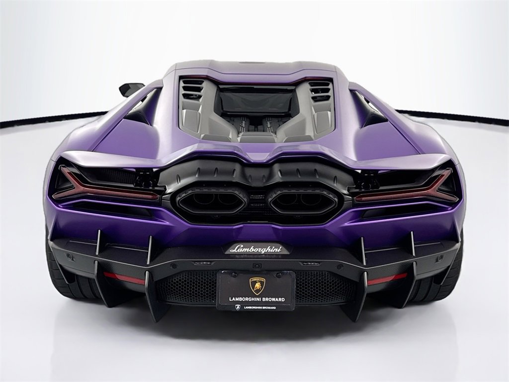 Used 2024 Lamborghini Revuelto image 6