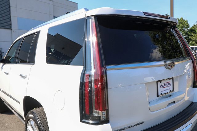 Used 2016 Cadillac Escalade Platinum image 24
