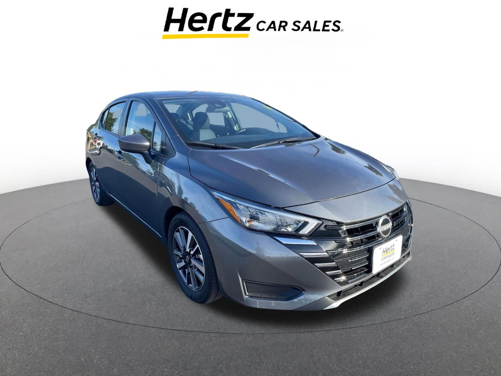 Used 2025 Nissan Versa SV image 1