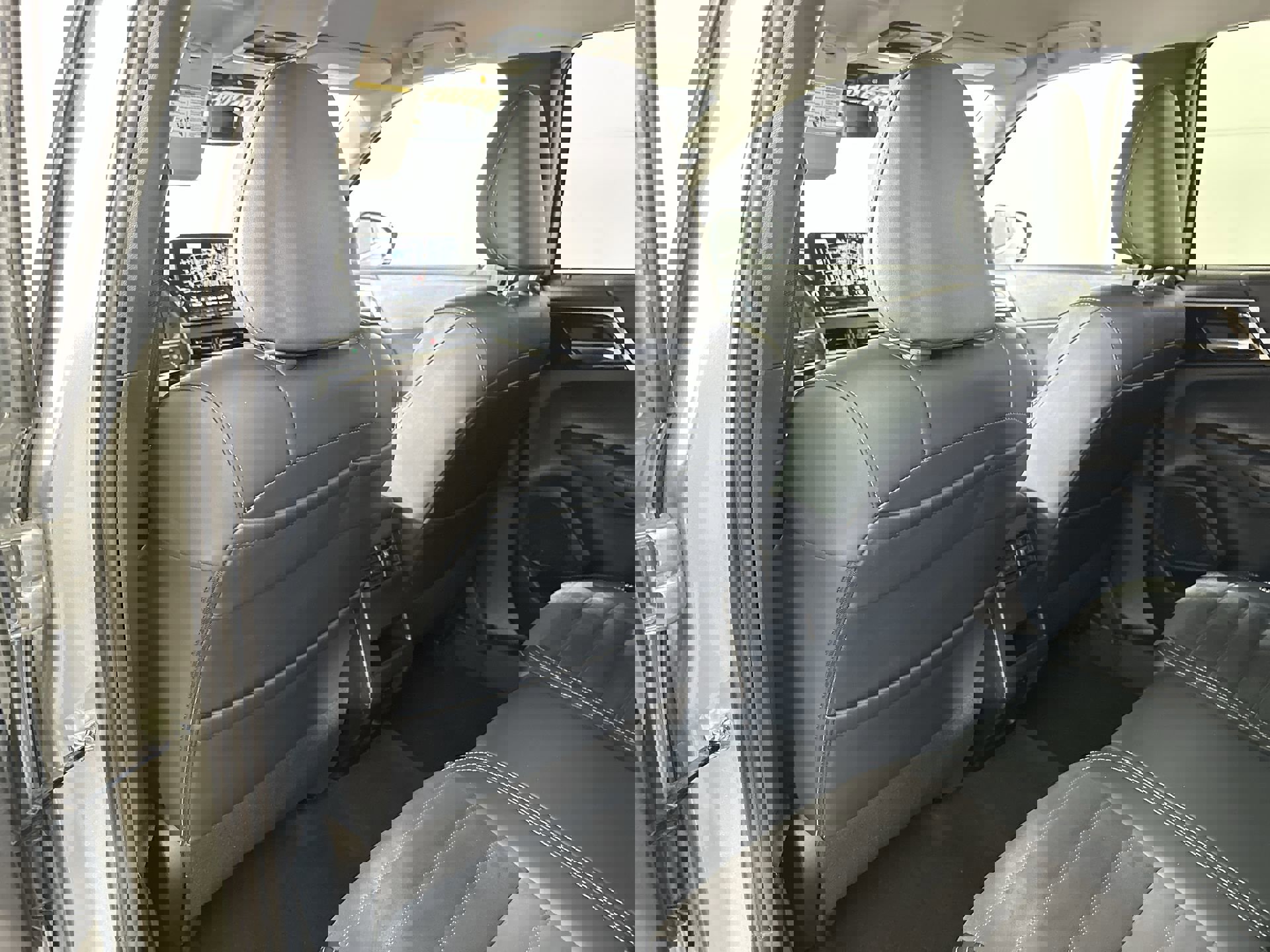 Used 2024 Mitsubishi Outlander SE image 28