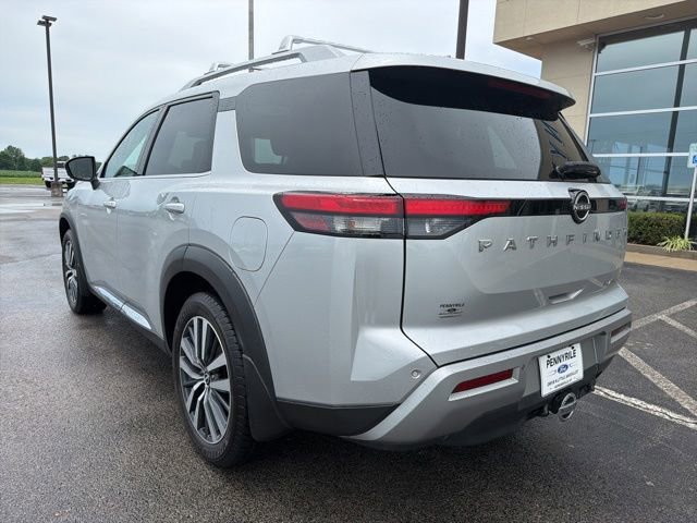 Used 2022 Nissan Pathfinder Platinum w/ Cargo Package FWD image 7