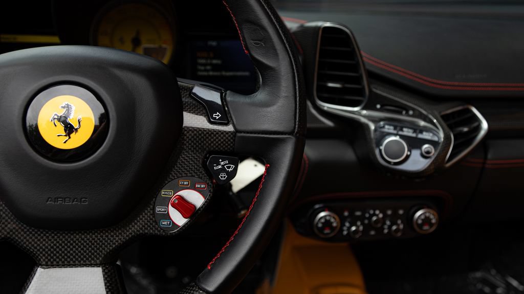 Used 2015 Ferrari 458 Spider RWD image 55