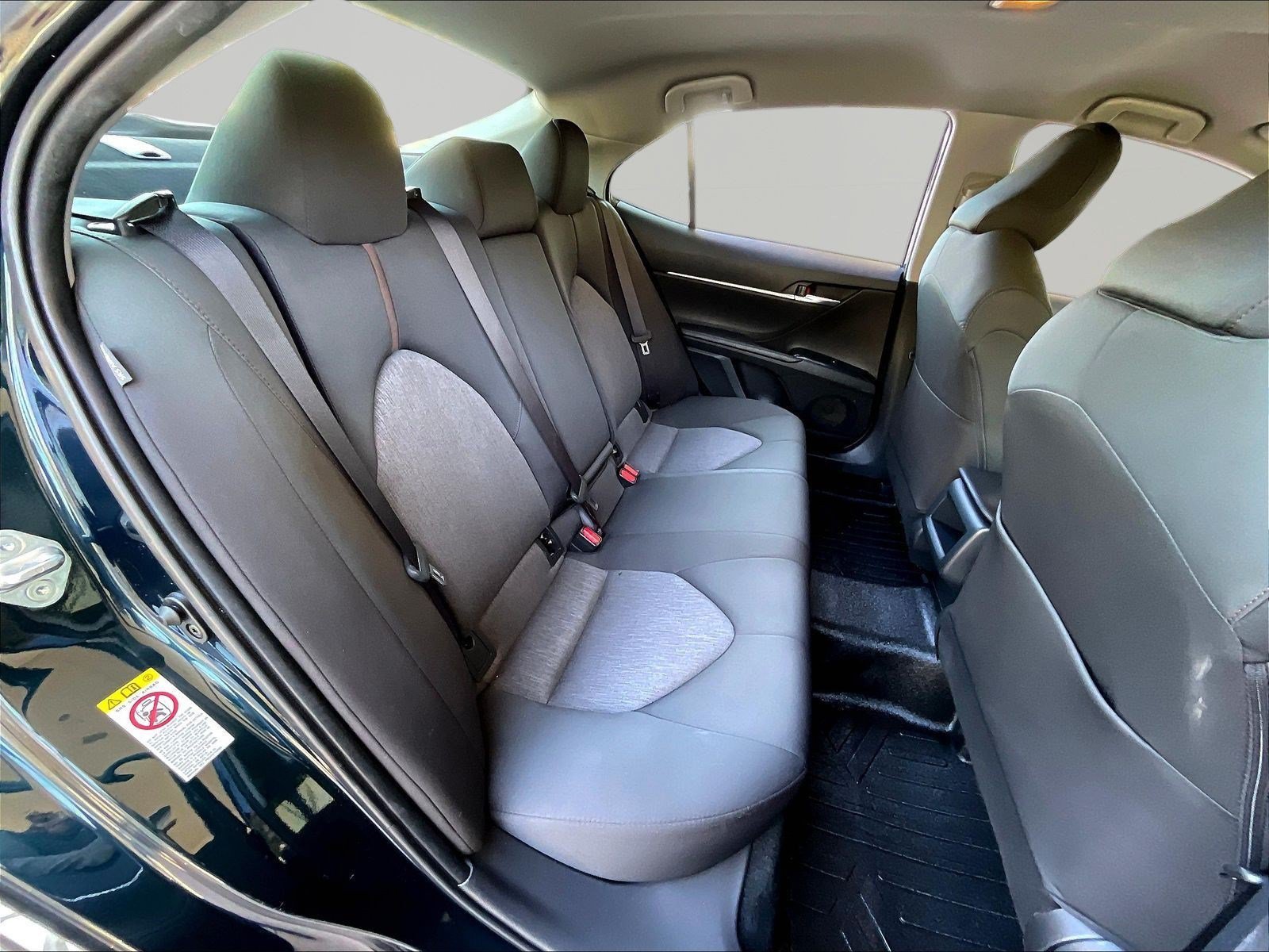 Used 2018 Toyota Camry LE FWD image 23