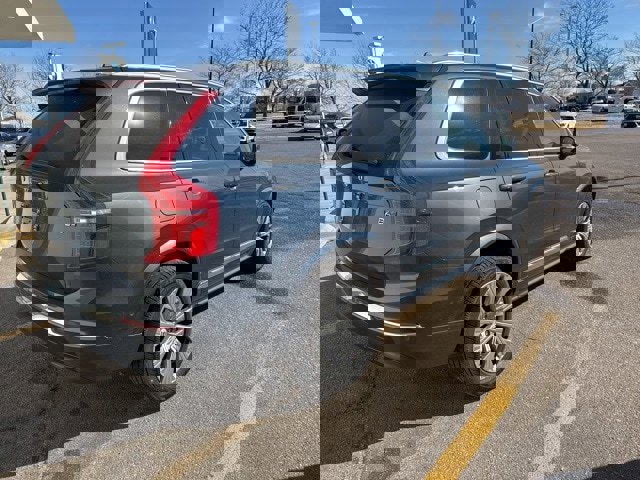 Used 2023 Volvo XC90 B6 Plus image 7