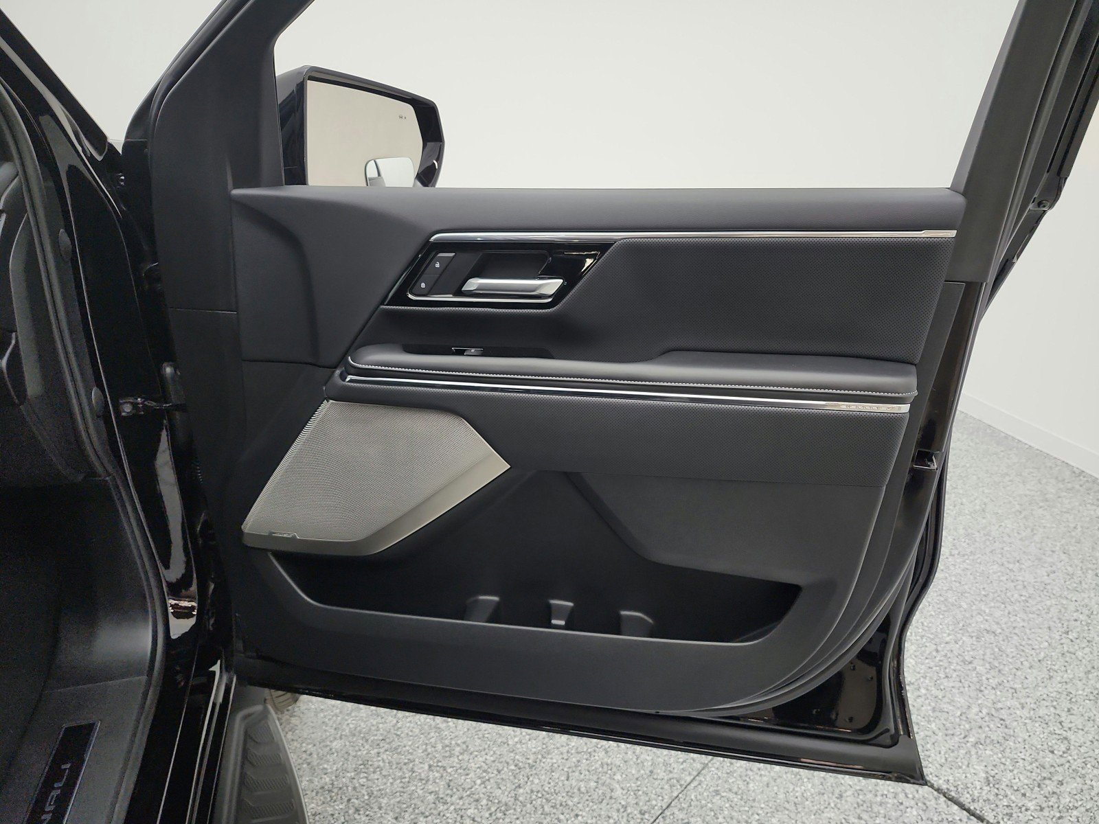 Used 2025 GMC Sierra EV Denali image 18