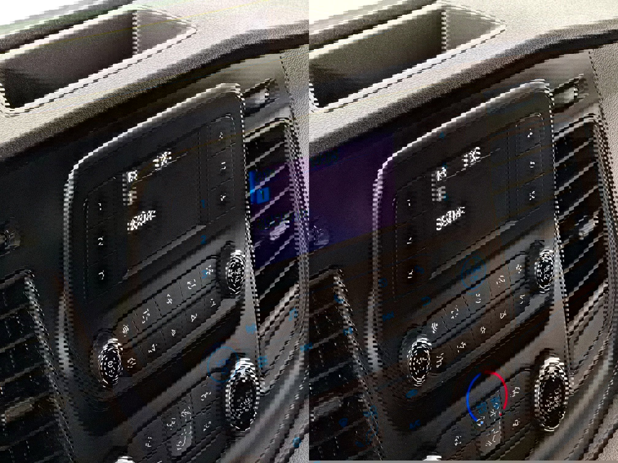 Used 2024 Ford Transit 250 Low Roof w/ Exterior Upgrade Package image 27