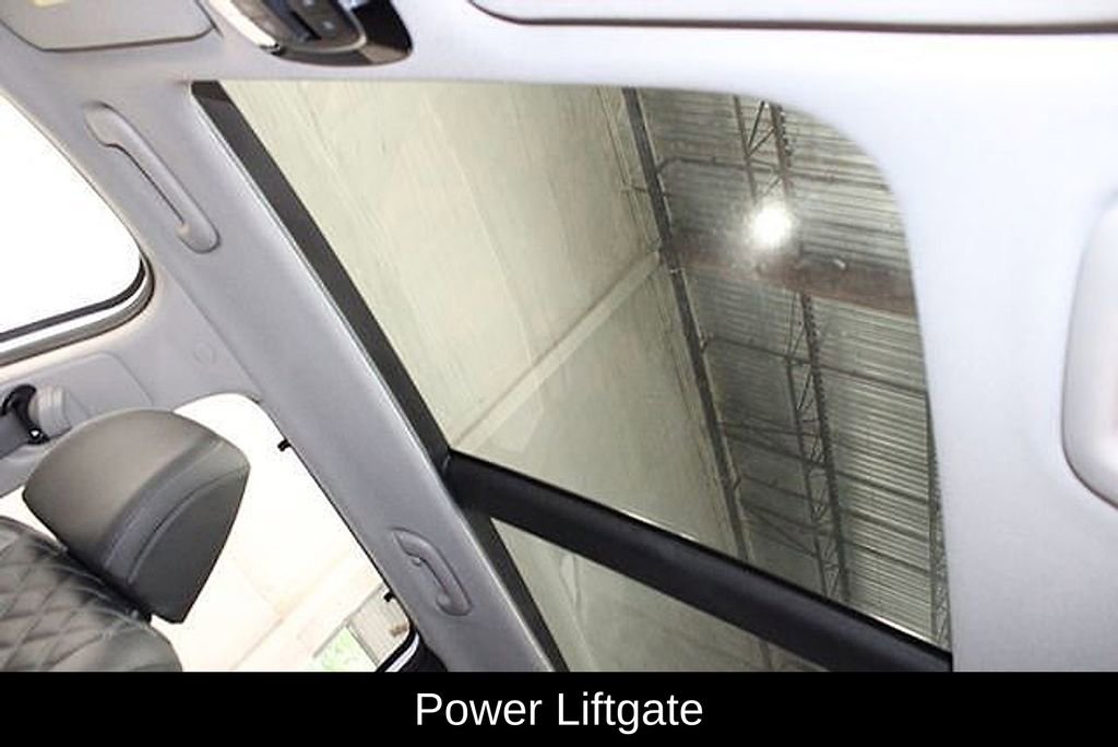 Used 2022 Hyundai Santa Fe SEL Premium w/ Cargo Package image 11