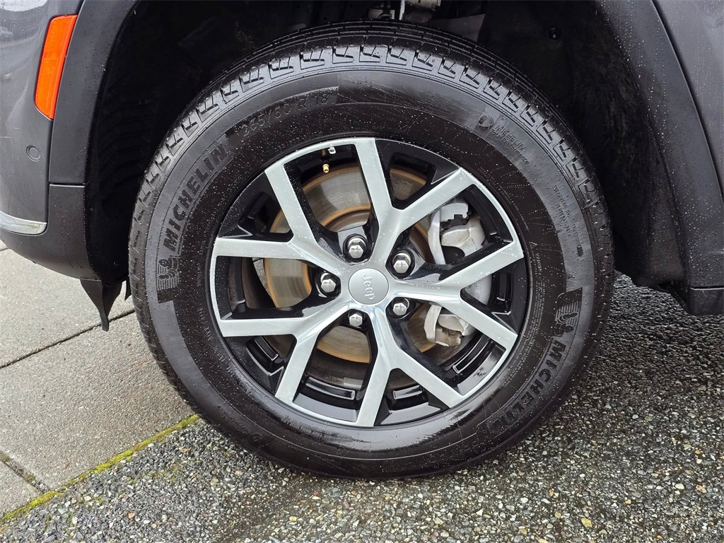 Used 2024 Jeep Grand Cherokee L Limited w/ Luxury Tech Group II image 10