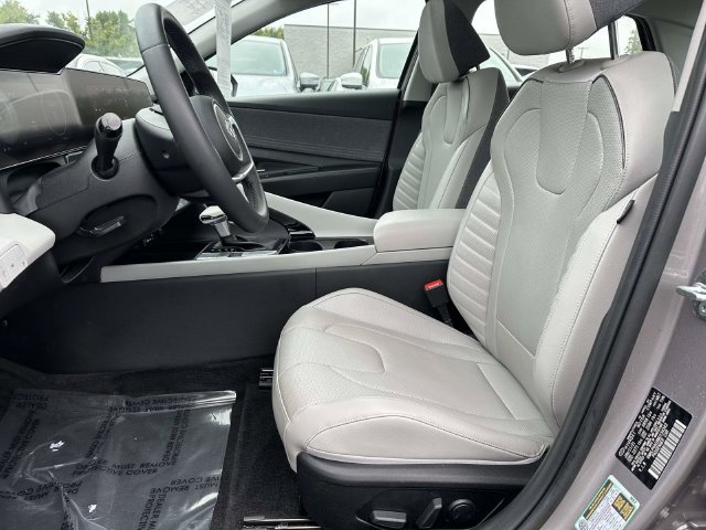 Used 2021 Hyundai Elantra Limited FWD image 14
