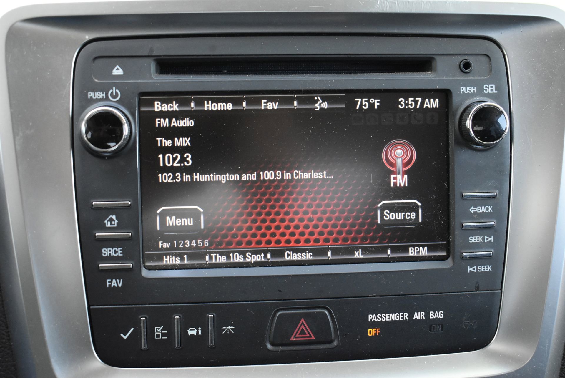 Used 2014 GMC Acadia SLE image 29