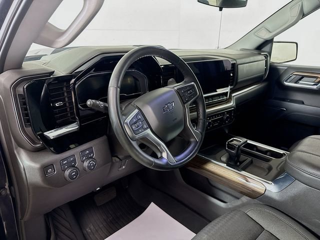 Used 2024 Chevrolet Silverado 1500 LT Trail Boss w/ LPO, Dark Essentials Package AWD/4WD image 11
