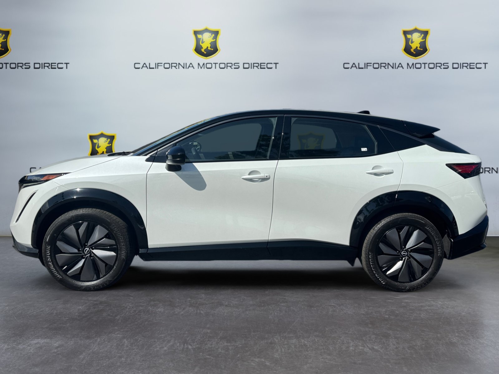 Used 2024 Nissan Ariya AWD image 2