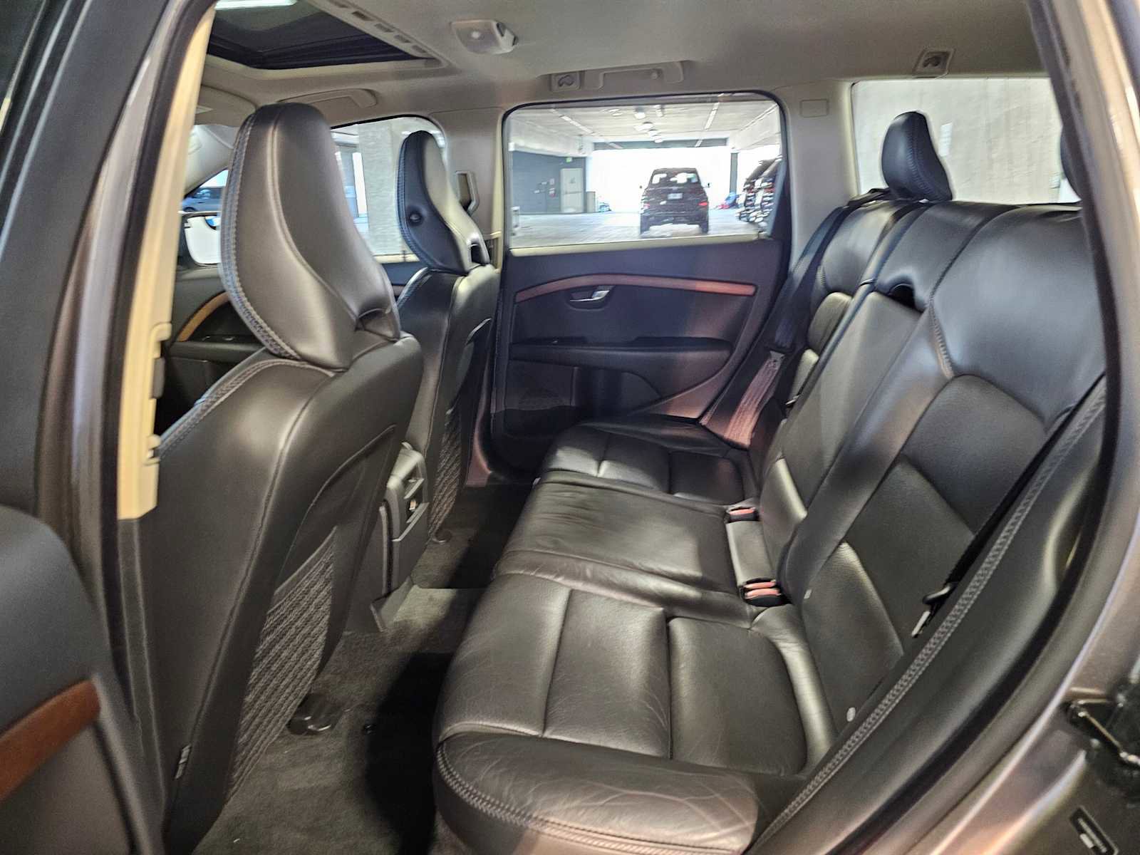 Used 2009 Volvo XC70 3.2 image 28