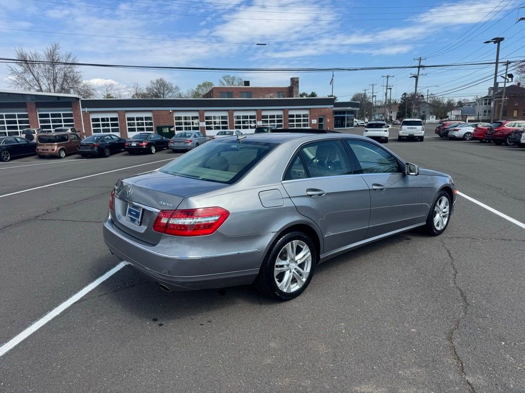 Used 2010 Mercedes-Benz E 350 4MATIC Sedan image 5