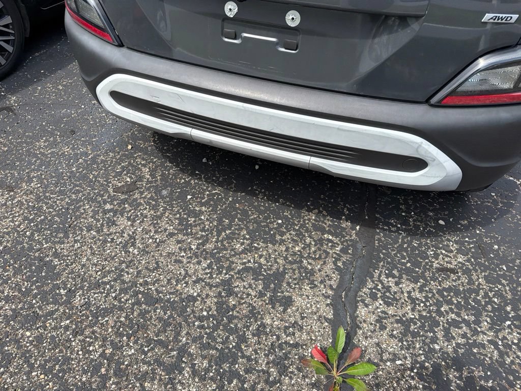 Used 2023 Hyundai Kona SEL AWD/4WD image 4