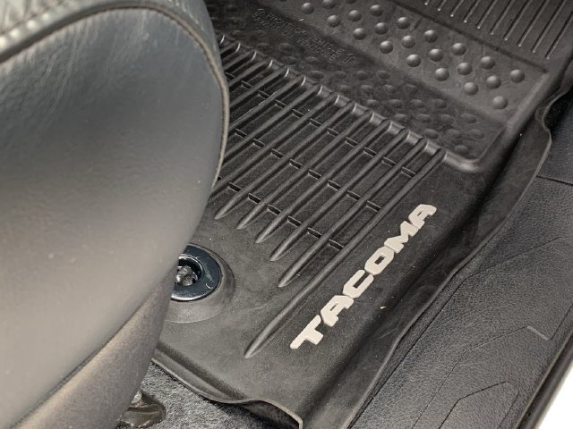 Certified 2019 Toyota Tacoma TRD Off-Road AWD/4WD image 14